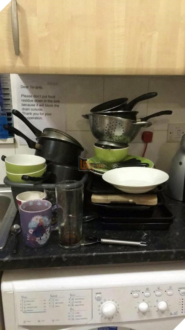 Cô gái xinh xắn rạng ngời này vừa giành giải ở dơ nhất nước Anh , đàn ông chớ có vội tin vào vẻ ngoài của phụ nữ đẹp! 3