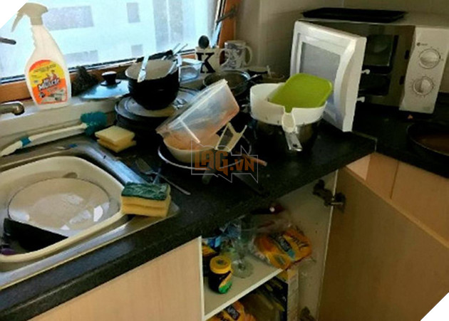 Chớ dại mà tin ngay những cô gái xinh đẹp rạng ngời, sự thật nằm ở căn phòng của họ!