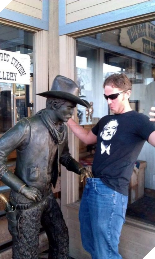 21 dáng chụp ảnh với tượng bao chất không cười, không tính tiền - Ảnh 25.