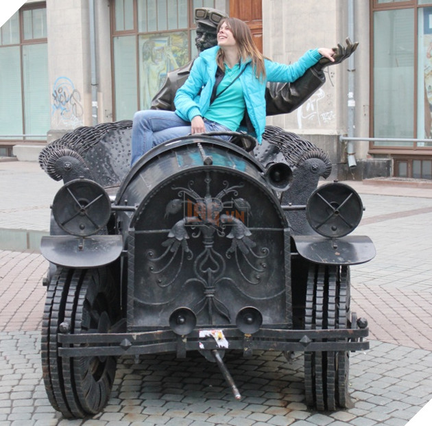 21 dáng chụp ảnh với tượng bao chất không cười, không tính tiền - Ảnh 9.