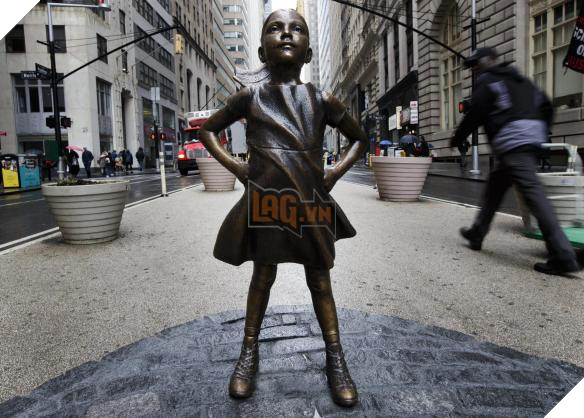 Câu chuyện ít biết về hai bức tượng đồng nổi tiếng đặt gần phố Wall - Ảnh 4.