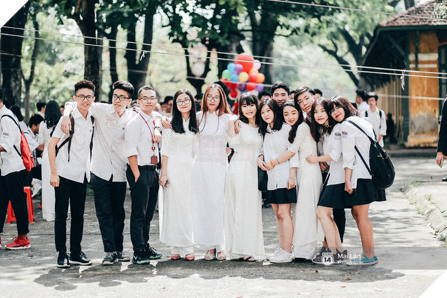 Nh&#236;n những h&#236;nh ảnh chia tay m&#249;a bế giảng, tất cả ch&#250;ng ta sẽ lại nhớ về những năm th&#225;ng học sinh đ&#227; qua - Ảnh 3.