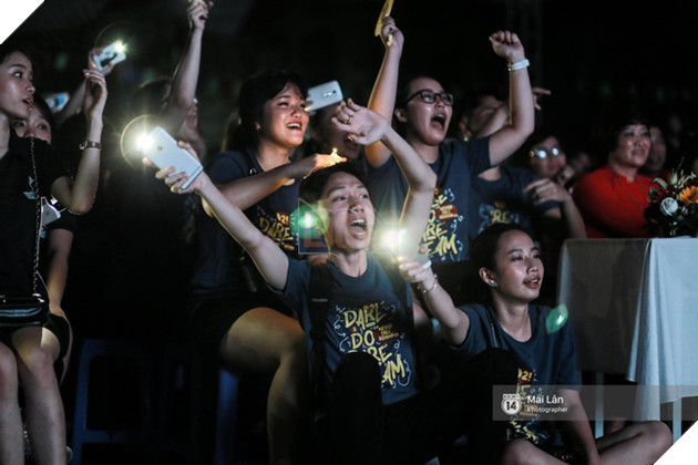 Nh&#236;n những h&#236;nh ảnh chia tay m&#249;a bế giảng, tất cả ch&#250;ng ta sẽ lại nhớ về những năm th&#225;ng học sinh đ&#227; qua - Ảnh 2.