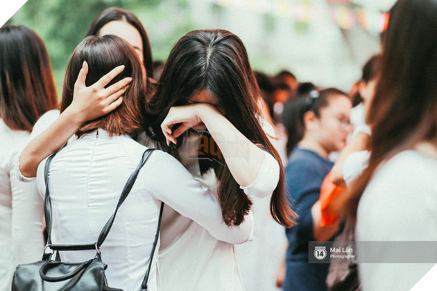 Nh&#236;n những h&#236;nh ảnh chia tay m&#249;a bế giảng, tất cả ch&#250;ng ta sẽ lại nhớ về những năm th&#225;ng học sinh đ&#227; qua - Ảnh 8.