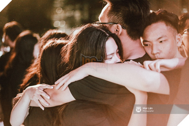 Nh&#236;n những h&#236;nh ảnh chia tay m&#249;a bế giảng, tất cả ch&#250;ng ta sẽ lại nhớ về những năm th&#225;ng học sinh đ&#227; qua - Ảnh 4.