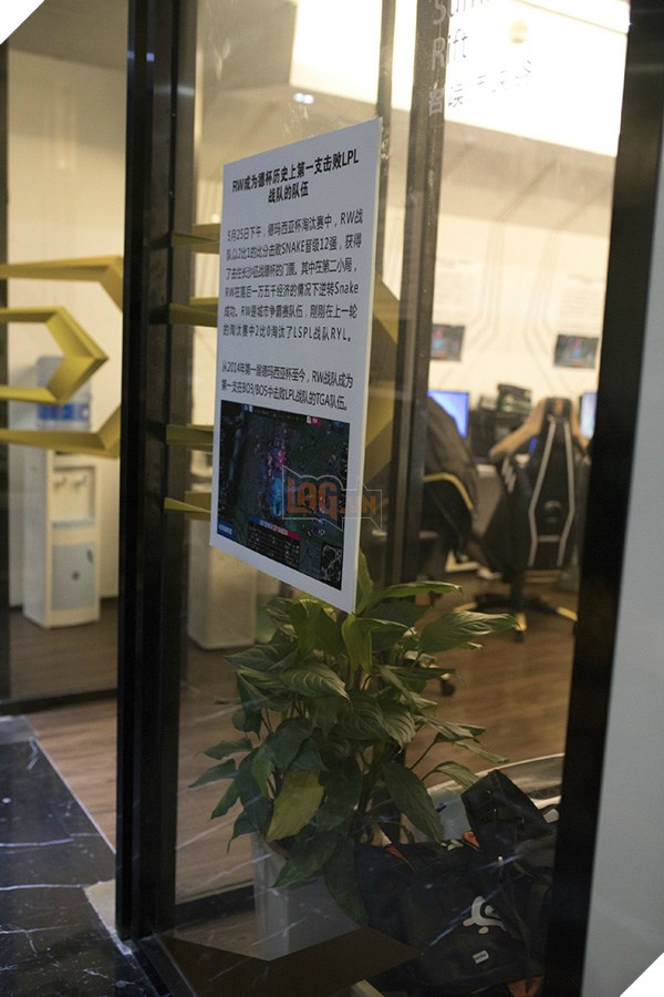 LMHT: SofM bị trừ bay 1 tháng lương và bị "đay nghiến" tâm lý tại Snake eSports vì thất bại không tưởng này