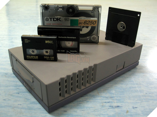 
Các đời băng từ, dù có khác nhau về hình dáng và chức năng, nhưng đều có chung một nguyên lý cốt lõi
