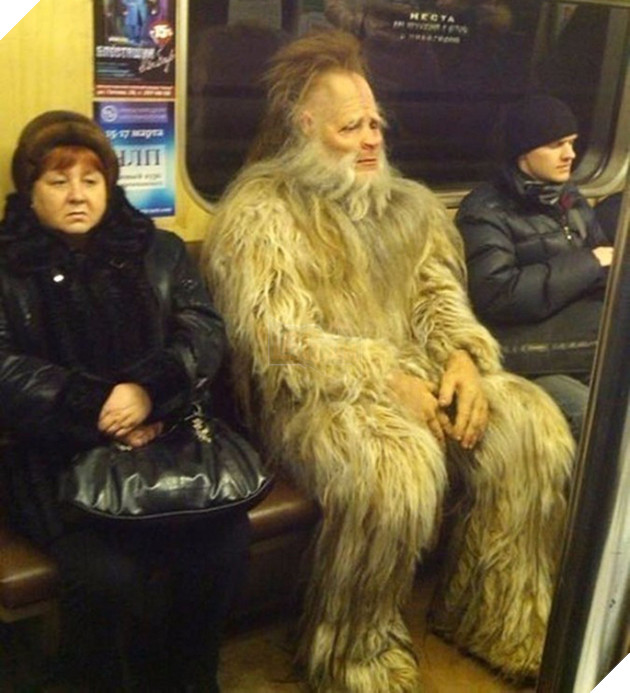 16 cảnh tượng buồn cười ở tàu điện ngầm - Ảnh 13.