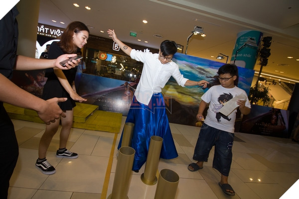 Phần thưởng cho người tham gia là đề-can dán hình, hoặc áo thun nếu hoàn thành nhanh