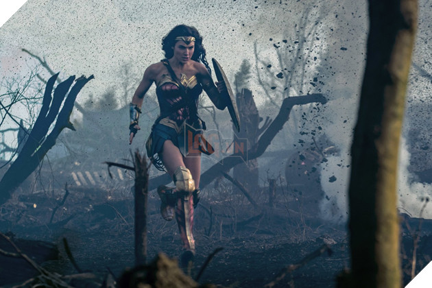 Wonder Woman ngập trong mưa lời khen của giới phê bình quốc tế