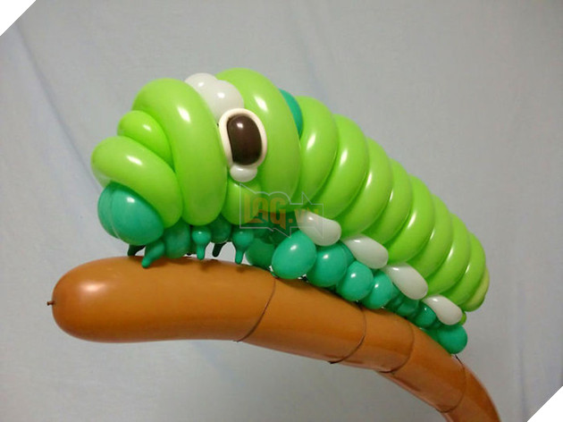 Thế giới động vật sống động được làm từ những quả bóng bay mỏng manh - Ảnh 8.