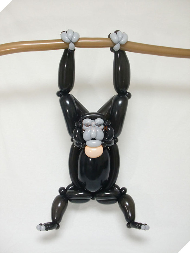 Thế giới động vật sống động được làm từ những quả bóng bay mỏng manh - Ảnh 17.