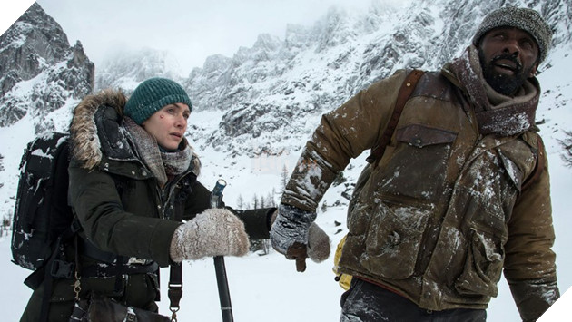 “The Mountain Between Us”: Hành trình sinh tồn nơi hoang dã của Idris Elba và Kate Winslet