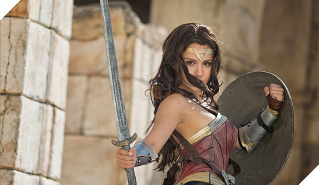 Ngỡ ngàng với cosplay tuyệt đẹp về nữ siêu anh hùng Wonder Woman