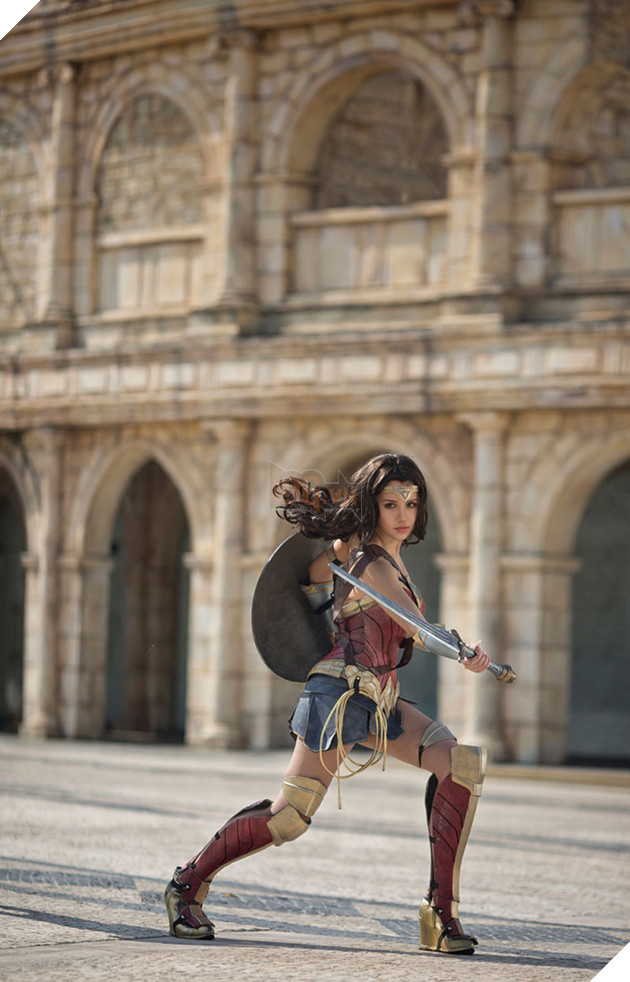 Ngỡ ngàng với cosplay tuyệt đẹp về nữ siêu anh hùng Wonder Woman