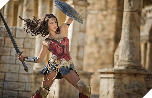 Ngỡ ngàng với cosplay tuyệt đẹp về nữ siêu anh hùng Wonder Woman