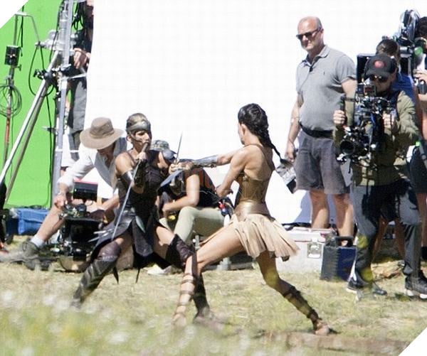 Khiêu vũ đã giúp Gal Gadot nhập tâm hơn với lối chiến đấu của Wonder Woman