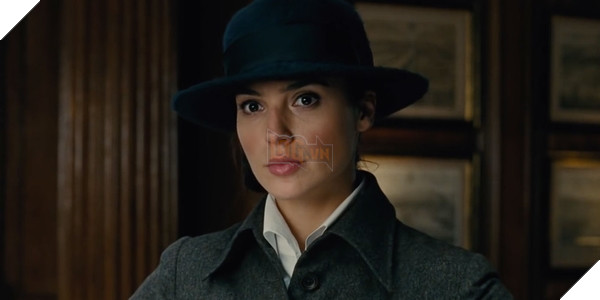 Dù tỏ ra lạ lẫm với mọi thứ, Diana vẫn toát lên vẻ đẹp tự nhiên của mình