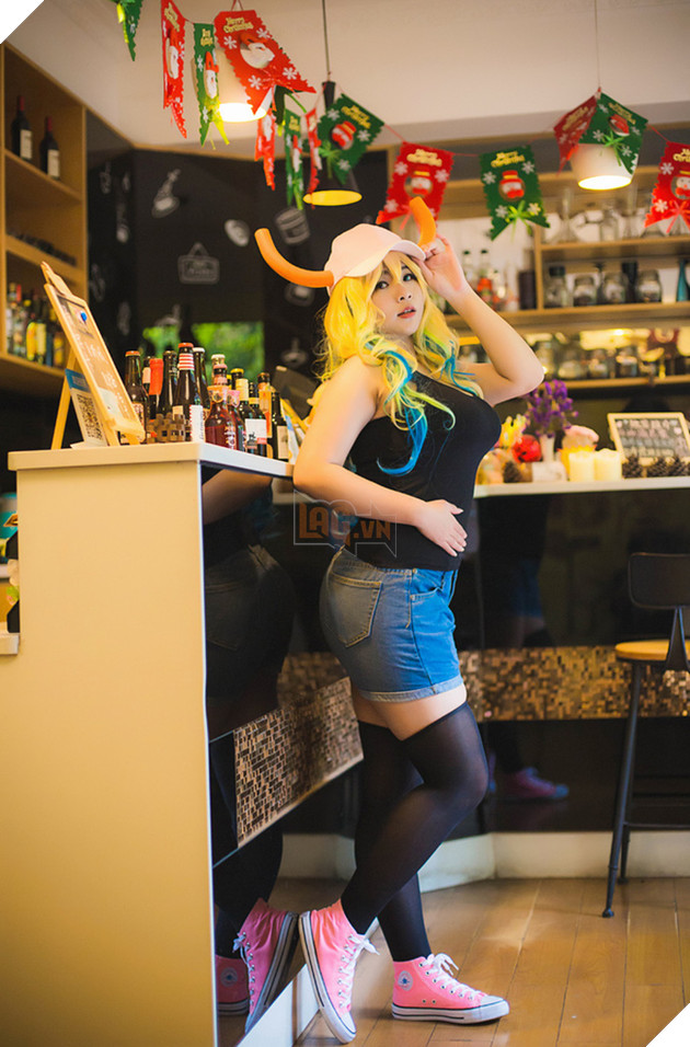 Bỏng mắt với cosplay cô nàng Lucoa trong Kobayashi-san Chi noMaid Dragon