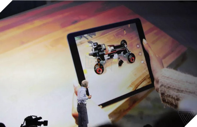 WWDC 2017: Apple tung ra ARKit cho iOS chuyên trị ứng dụng Augmented Reality.