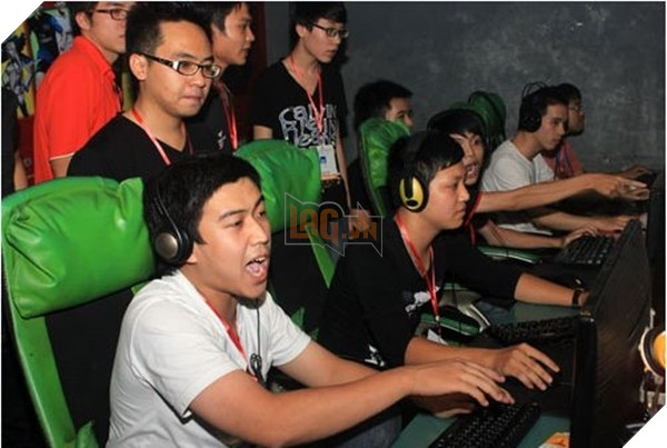 Chơi game chat bằng Tiếng Anh bị cả quán net kỳ thị: Bi kịch chỉ có tại Việt Nam