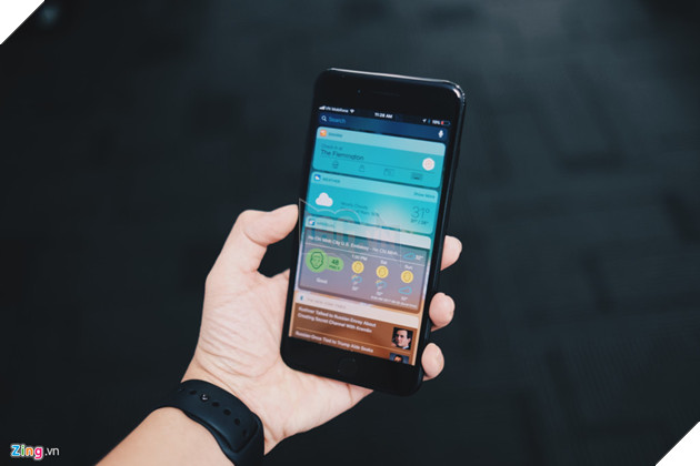 90% giao diện của iOS 11 vẫn giống iOS 10. Phần hiển thị ngày tháng ở đầu trang widget đã bị ẩn