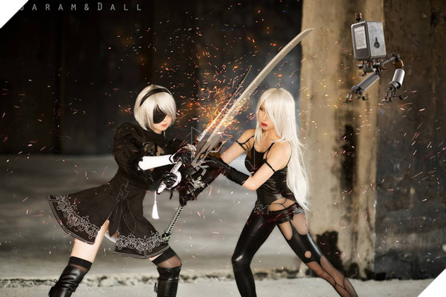 Cosplay Nier: Automata tuyệt đẹp dành cho fan hâm mộ về 2 cô nàng 2B và A2