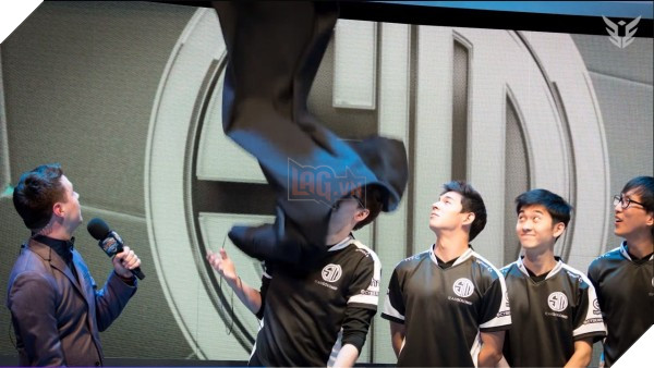 Siêu xạ thủ Bắc Mỹ Doublelift hé lộ lịch tập luyện 'địa ngục' để TSM có thể được đi CKTG