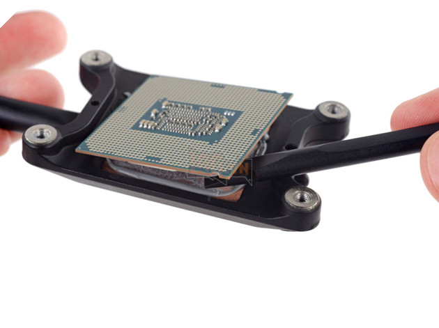 'Mổ bụng iMac 2017 màn hình 4K 21.5 cho phép người dùng nâng cấp RAM và CPU 3