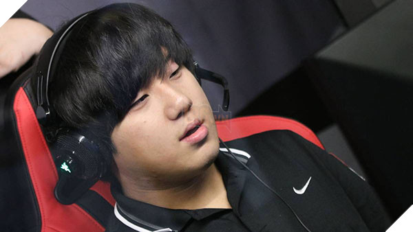 Chỉ vì chửi bậy khi chơi game và cho người khác mượn tài khoản, những ngôi sao LMHT này vừa bị phạt tiền, vừa bị lao động công ích