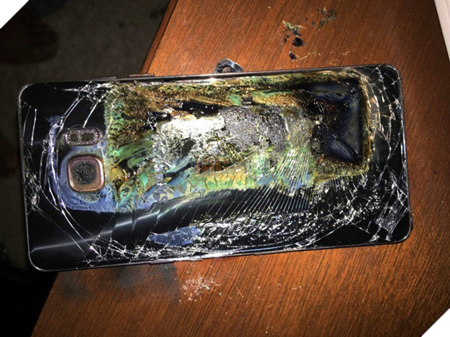 
Galaxy Note 7 của Samsung đã liên tục phát nổ do pin bị lỗi.
