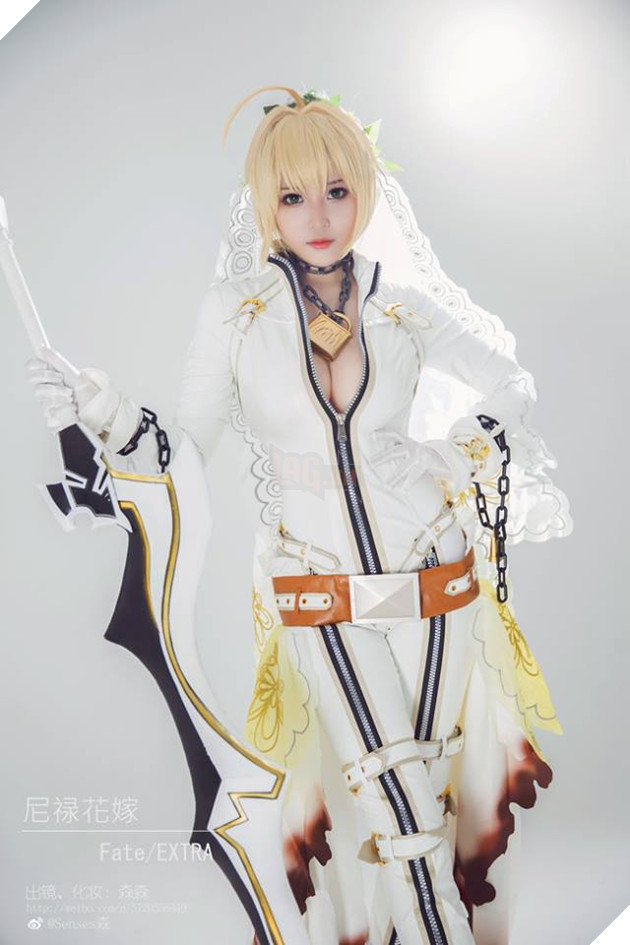Cosplay nàng Saber "ngực khủng" khiến fan hâm mộ không khỏi chao đảo