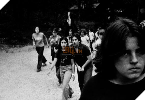 Vén bức màn bí ẩn đằng sau nỗi ám ảnh mang tên Slender Man, bạn chắc chắn cũng phải bất ngờ - Ảnh 1.