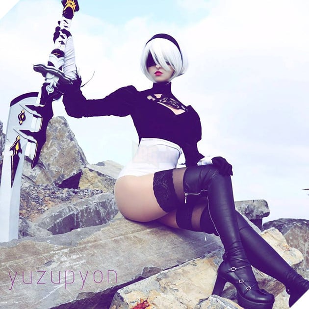 Lại bỏng mắt với bộ ảnh cosplay khác của cô nàng 2B gợi cảm trong Nier: Automata 4