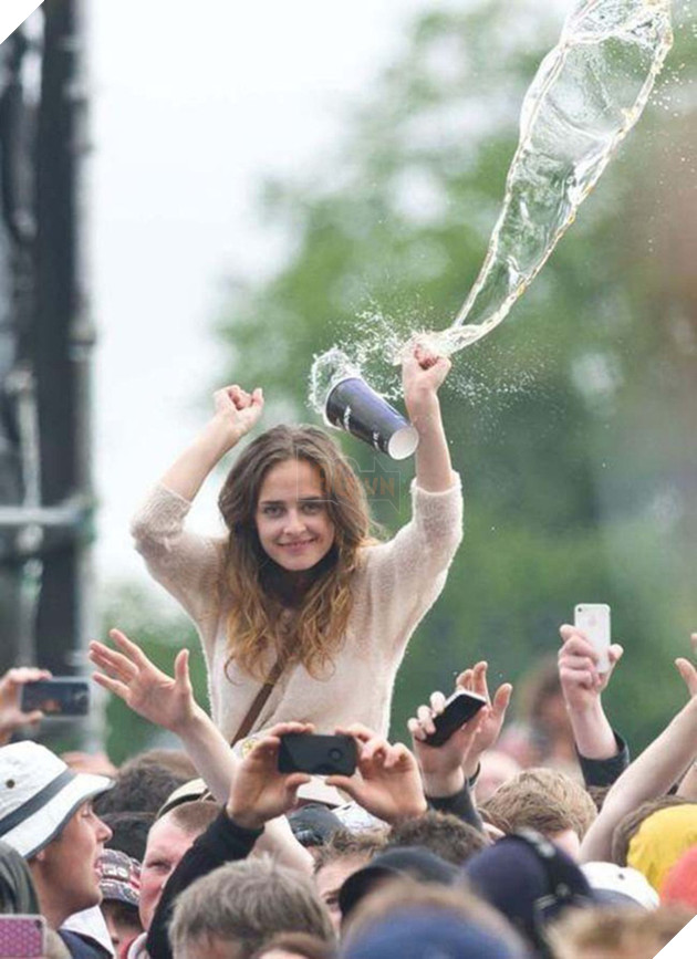 17 tai nạn chứng tỏ cuộc đời này đầy rẫy những chuyện xấu hổ muốn độn thổ - Ảnh 27.