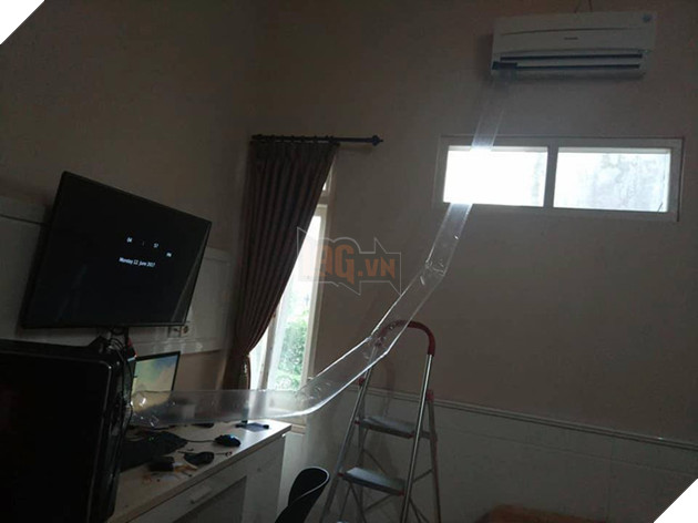 Chết cười thanh niên chơi lầy bật cả cái điều hoà chỉ để thổi gió làm mát máy tính chơi game