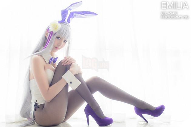 Xịt máu mũi với bộ ảnh cosplay về cô nàng Emilia trong Re:Zero