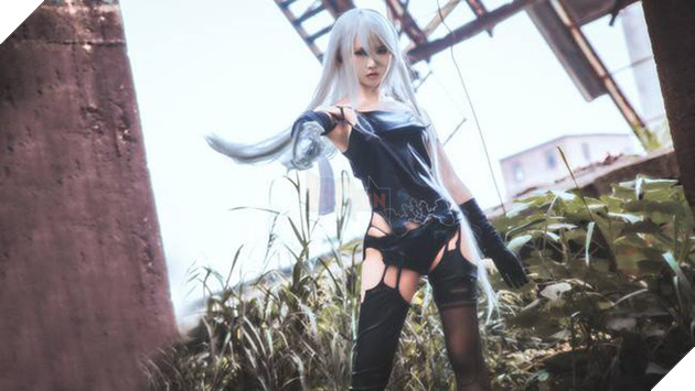 Tuyển tập cosplay cực chất lượng về 9S và 2B trong Nier: Automata