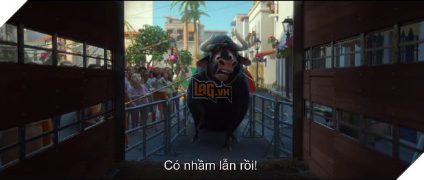 
Vì sự khác biệt của mình, bò Ferdinand bị buộc rời khỏi gia đình
