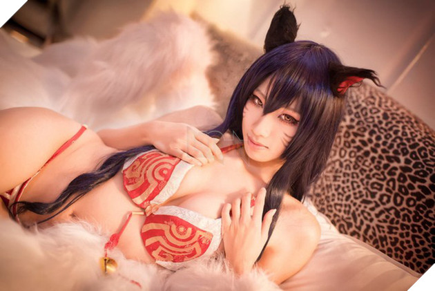 Cosplay Ahri cực gợi cảm và nóng bỏng dành cho fan Liên Minh Huyền Thoại