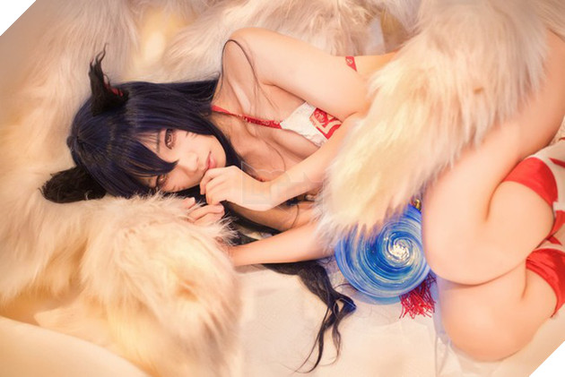 Cosplay Ahri cực gợi cảm và nóng bỏng dành cho fan Liên Minh Huyền Thoại