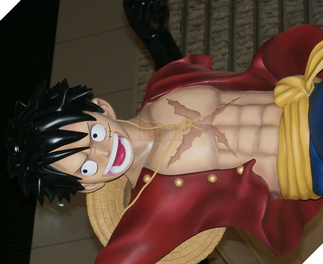 Tròn xoe mắt với Goku đại chiến Luffy ngoài đời thực tại Tokyo 7