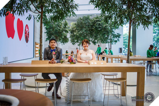 Bộ ảnh cưới của cặp đôi fan cuồng Apple tại Apple Store gây sốt - Ảnh 1.