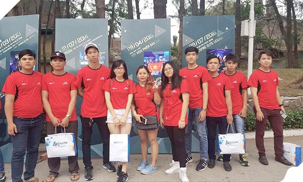 Nhi cùng bạn bè tham dự Offline sinh nhật Đột Kích 9 tuổi tại TP. Hồ Chí Minh