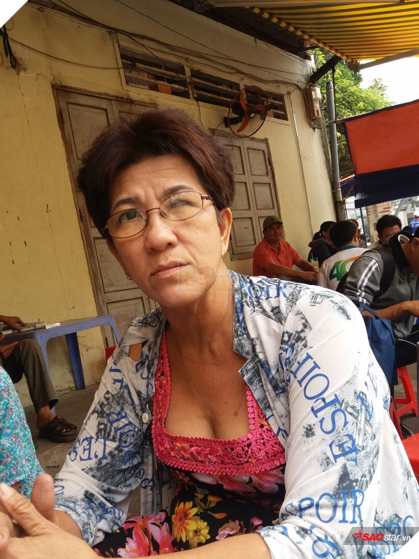 Quên thẻ dự thi, nam sinh được cô bán xôi đèo xe máy vượt hơn 10 cây số để kịp giờ thi 2