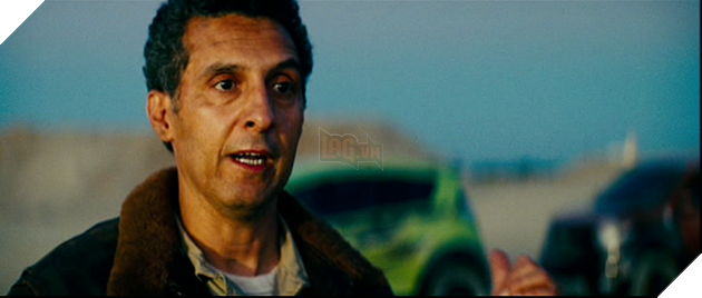 17 chi tiết thú vị có thể bạn đã bỏ lỡ trong “Transformers: The Last Knight”