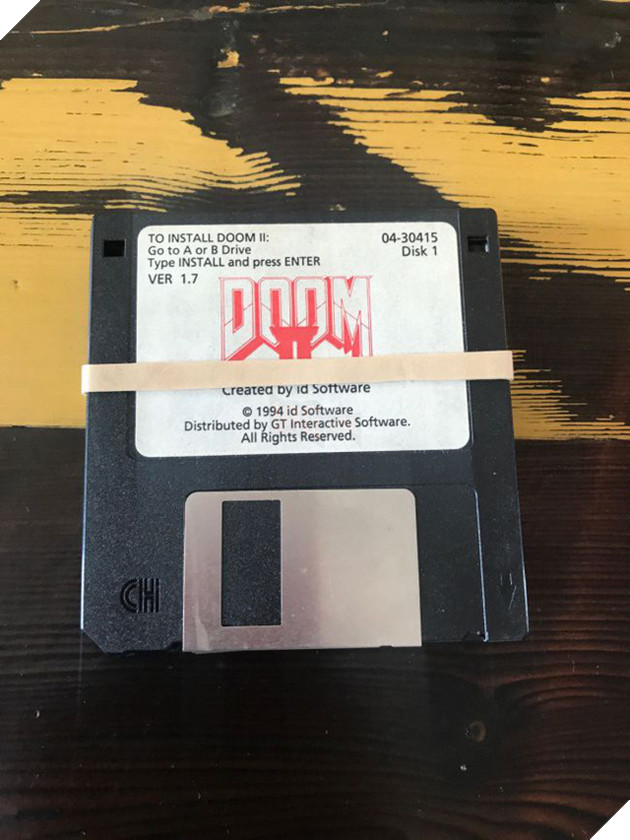 Một chiếc đĩa mềm cài game được rao bán với giá không tưởng: hơn 60 triệu đồng