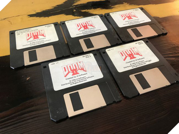 Một chiếc đĩa mềm cài game được rao bán với giá không tưởng: hơn 60 triệu đồng