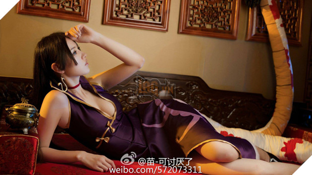 Cosplay Boa Hancock tuyệt đẹp với đôi chân dài miên man