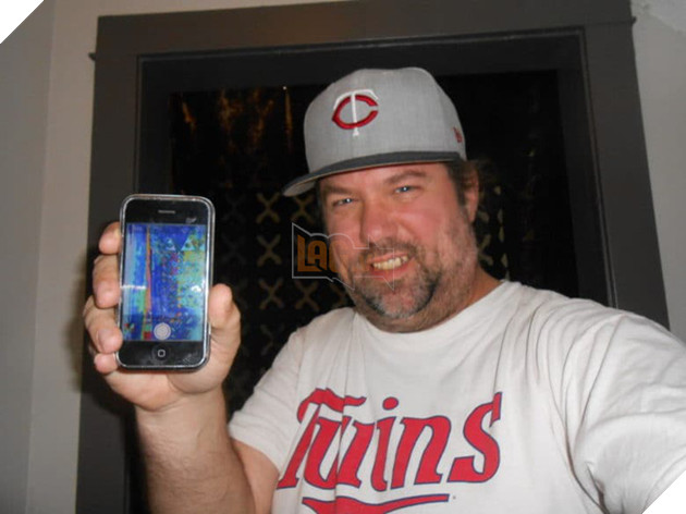 Có một chiếc iPhone đời đầu bị lỗi, ảnh chụp của nó sẽ khiến bạn phải hoa mắt - Ảnh 1.